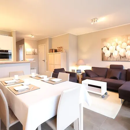 Near Belgian Coastline Beach, Cleaning Included Appartement