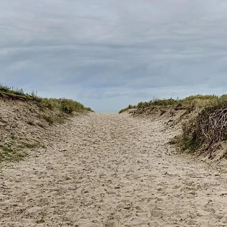 Near Belgian Coastline Beach, Cleaning Included Appartamento